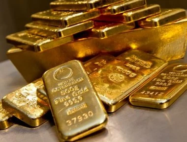 Σε ελεύθερη πτώση η τιμή του χρυσού για τρίτη σερί ημέρα